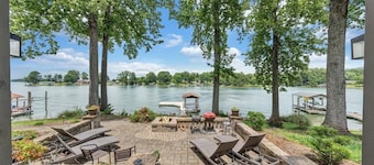 Cove Retreat - Spacious 7 bedroom home!