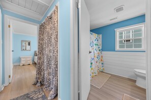 Hair dryer, towels - Dolly's Dream 2nd Row Retreat w Ocean Views Screened Porch & Pet-Friendly living on Topsail (Surf City)