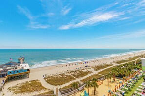 Beach - Oceanfront Escape Near Boardwalk & SkyWheel Yachtsman 805 (Myrtle Beach)