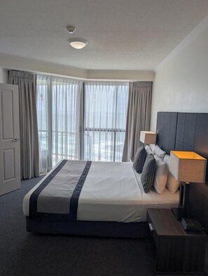 Apartment, Balcony, Ocean View - 1BR Ocean View Apartment - Sun City 2303 (Surfers Paradise)