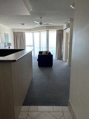Apartment, Balcony, Ocean View | Lobi
