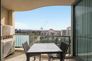 Balcony - 1BR Ocean View Apartment - Sun City 2303 (Surfers Paradise)