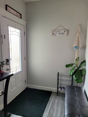 Room, 2 Bedrooms, Fireplace | Living room - Room-charming Home in North Edmonton (Edmonton)