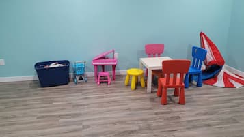 Kamar, 2 kamar tidur, perapian | Area anak-anak