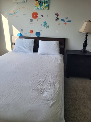 Room, 2 Bedrooms, Fireplace | 2 bilik tidur 