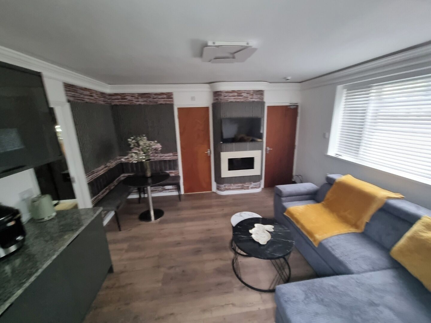TV, fireplace