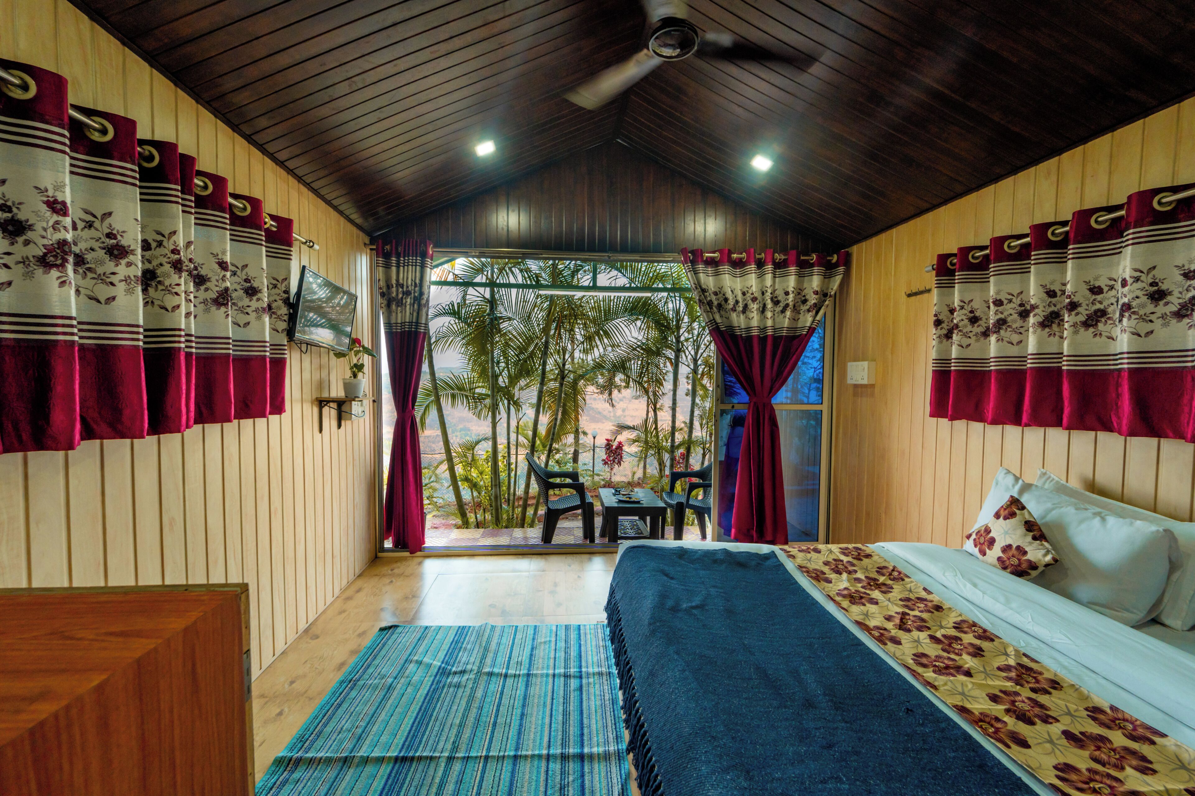 Quarto casal clássico, vista para o jardim