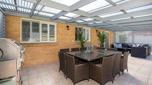 Outdoor dining - Delamere - Pet Friendly with Firepit & Fireplace (Culburra Beach)