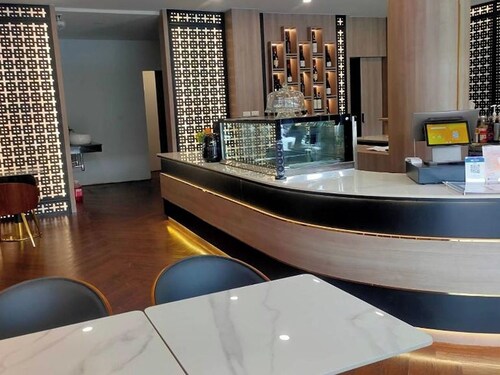 The Rich Cafe & Hostel
