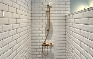 Shower - Luxurious home in Gudhjem with WiFi (Gudhjem)