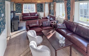 TV, fireplace, table football - Luxurious home in Gudhjem with WiFi (Gudhjem)