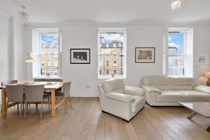 Living area - GuestReady - Modern Comfort in Central Edinburgh (Edinburgh)