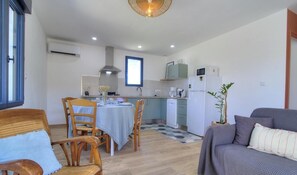 Living area - Vrbo Property (CORVEISSIAT)