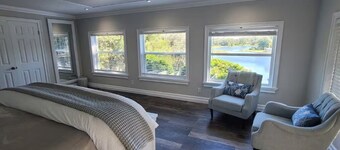 Enjoy an exquisitely decorated lake house with luxury furnshings and bedding