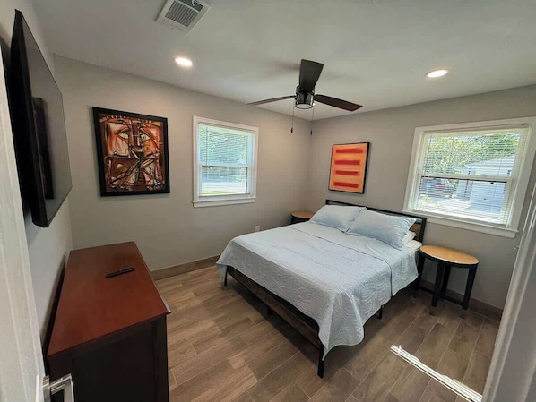 4 bedrooms, WiFi, bed sheets