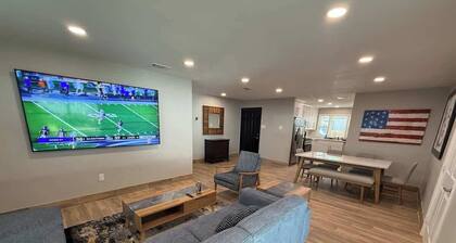 LSU House - 4 bedroom sleeps 12 - On Campus!
