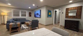 LSU House - 4 bedroom sleeps 12 - On Campus!