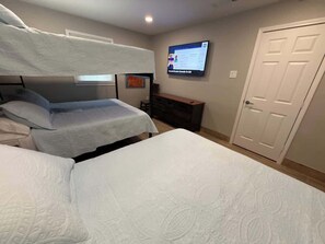 4 bedrooms, WiFi, bed sheets