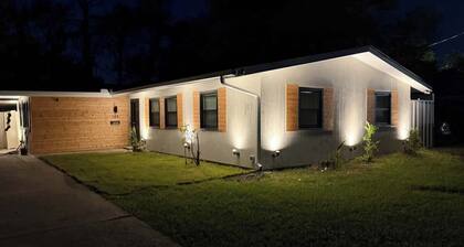 LSU House - 4 bedroom sleeps 12 - On Campus!