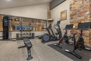 Fitness facility - Ski-Lift Next Door, 6 Guest, 2BR 2BA Pool & Spa, Sauna, Gym, Restaurant, Wi-Fi (Brian Head)