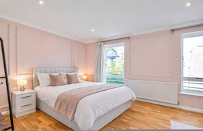 House - Large Chelsea Home With Private Garden (London)