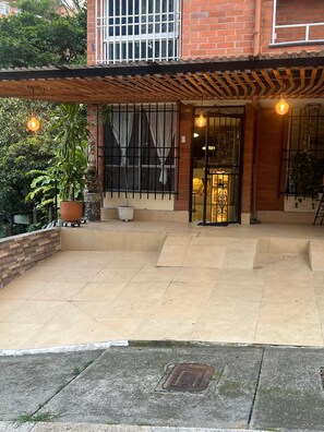 Exterior detail - Beautiful accommodation with a view of Medellín (Medellín)