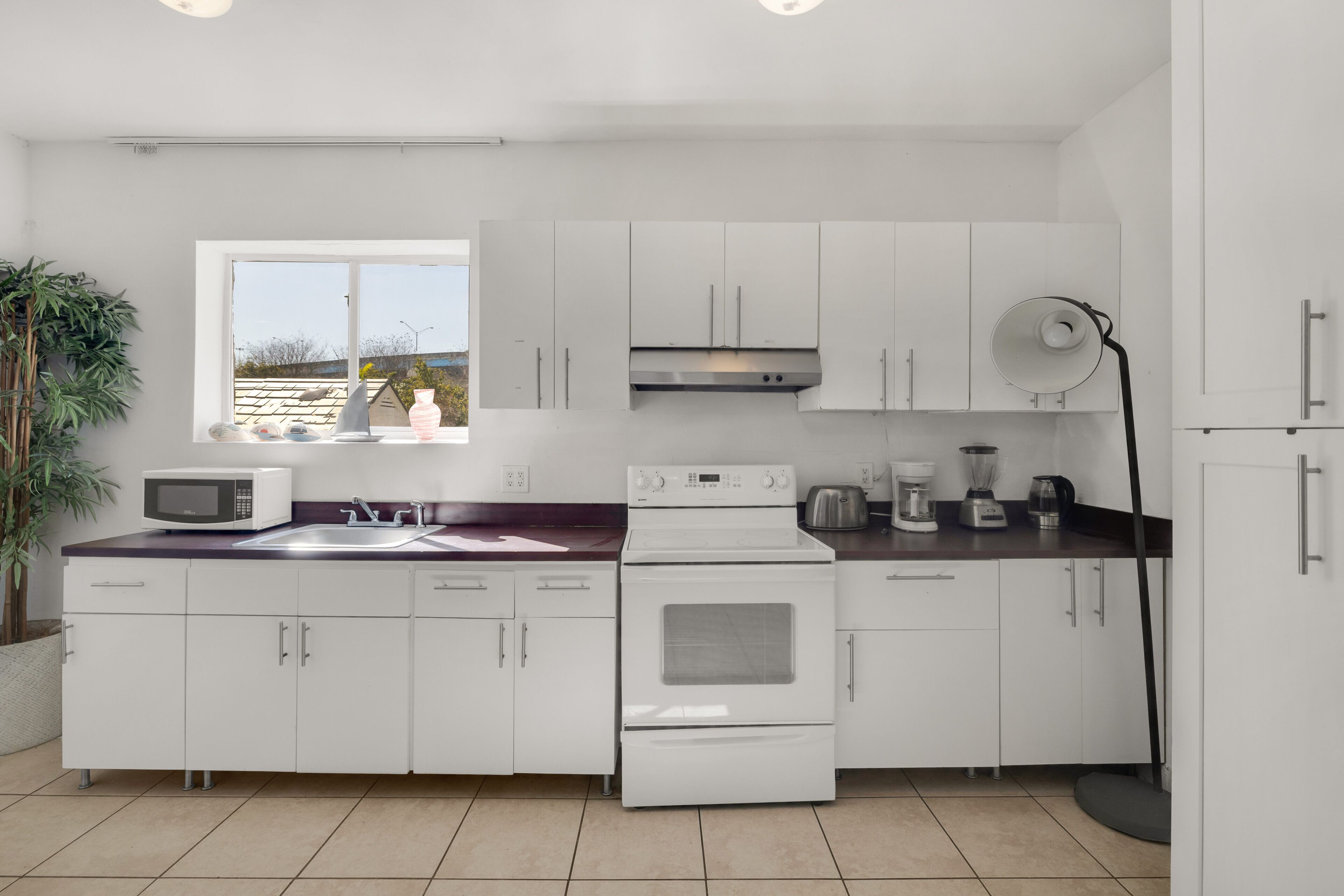 Junior Room, Garden View | Shared kitchen
