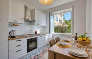 Fridge, microwave, oven, dishwasher - Cozy apartment in Bogliasco with WiFi (Bogliasco)