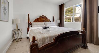 Artful King Room With Free Parking