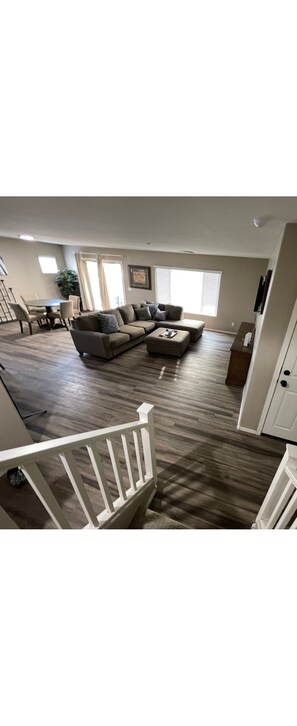 TV - Amazing 3-bedroom house with two community pools in beautiful Goodyear! (Goodyear)