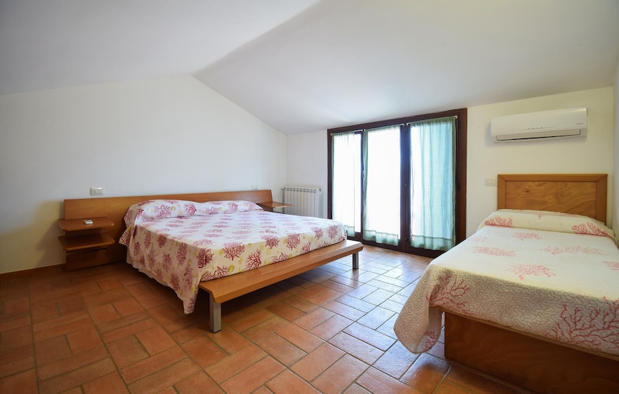 Nice Home In Pescia Romana With Wifi - Capalbio