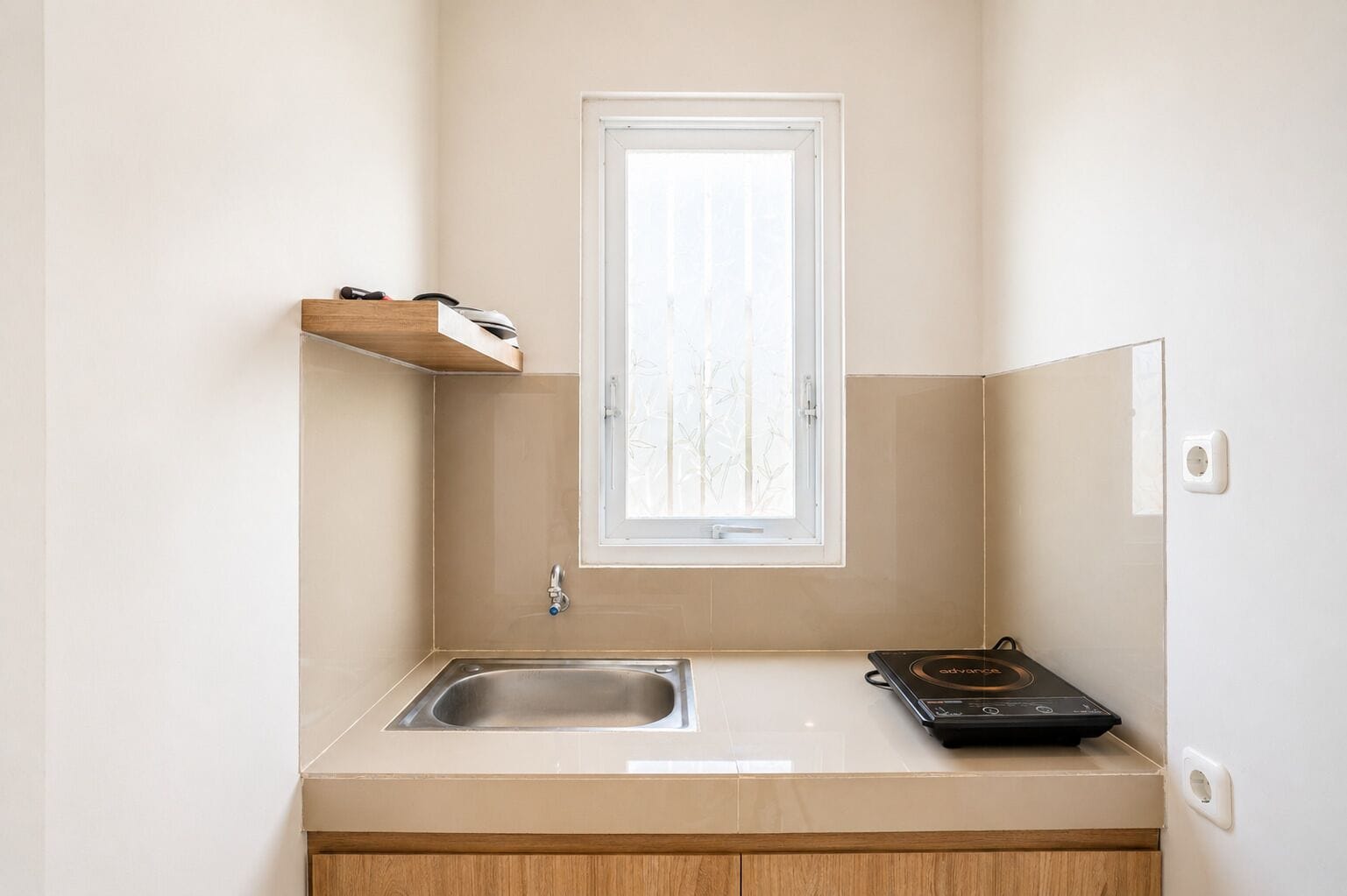 Mini-Kühlschrank, Kochgeschirr/Geschirr/Besteck
