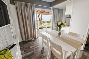 Dining - Sea View - 40 Parallelo - Superior+ 16, Marina di Camerota, Italy (Marina di Camerota)