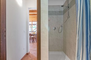 Shower, hair dryer, bidet, towels - Oleandro Apartment Relax Near The Sea, Cecina, Italy (Cecina)