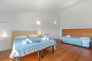 Free WiFi, bed sheets - Eucalipto Apartment Relax Near The Sea, Cecina, Italy (Cecina)