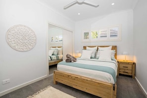 4 Schlafzimmer, Schreibtisch, Bügeleisen/Bügelbrett, Internetzugang