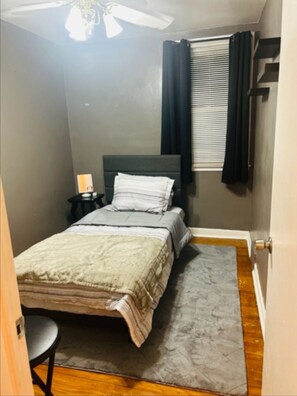 3 bedrooms, desk, WiFi, bed sheets - The Healing Haven / Peaceful Retreat in Philadelphia / 3BR, 4BA Townhome (Philadelphia)