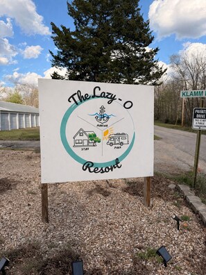 Miscellaneous - Tranquil campground in Camdenton perfect for your outdoor escape by the lakeside (Camdenton)