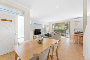 Interior - 3 Bed Townhouse: Swimming Pool, Tennis and 100m to the beach (Surfside)