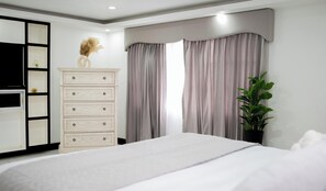 4 bedrooms, iron/ironing board, free WiFi, bed sheets - Fully Staffed 4BR Luxury Villa,Private Chef & Iconic Floating Tray (Montego Bay)