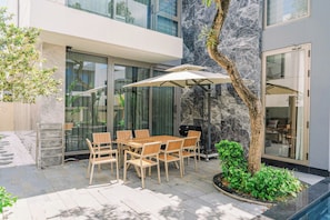 普通別墅, 河景