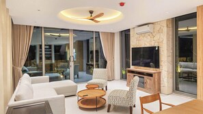 Signature Villa, River View - Regal Riverside Villas (Đa Nang)