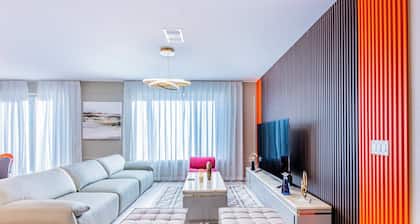 Tremendous 10-bedroom house with AC in lively Las Vegas
