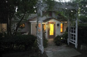 Exterior - Historic cottage with patio, games, walk to beach & dog-friendly fenced yard (Oak Bluffs)