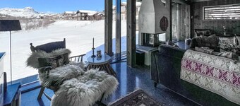 Nice home in Beitostølen with WiFi