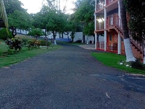 Property grounds - Wellness, and elevated experiences, your group's perfect getaway (St.Catherine)