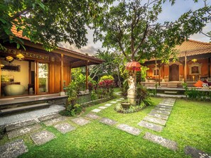 Exterior - Tiis Garden Puri Villa (Sukawati)