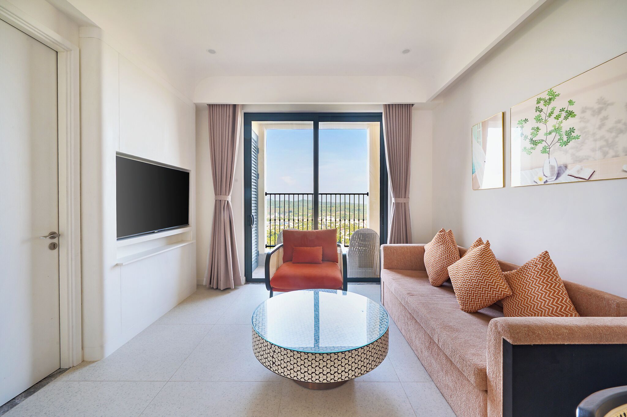 Two-Bedroom Apartment with City View | Bathroom | Shower, hair dryer, towels, soap