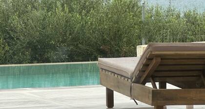 Nusa Retreat - Seaview luxury residences - ideal for groups