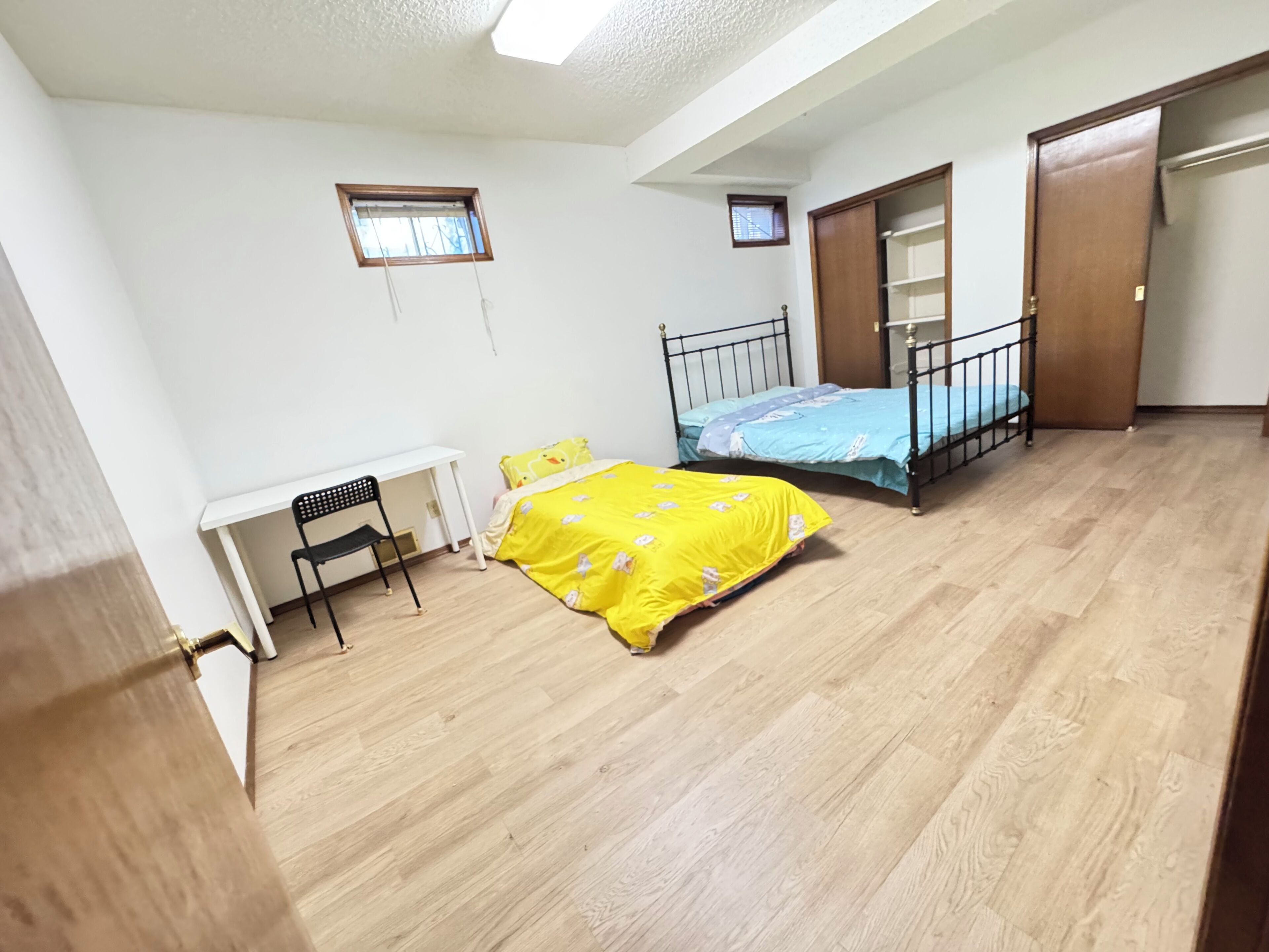 Habitación triple Elite | Escritorio 